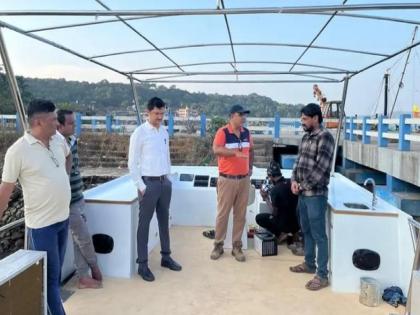 A houseboat project will be started in Jaigad Bay in Ratnagiri Taluka on the lines of Kerala to promote tourism | Ratnagiri: जयगड खाडीत लवकरच केरळच्या धर्तीवर हाऊसबोट प्रकल्प, पहिली चाचणी पूर्ण