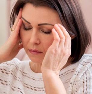 व्हिटॅमिन B 12 ची कमतरता कशी ओळखायची? ५ लक्षणंच सांगतात, B 12 घ्या नाहीतर पोहचाल दवाखान्यात