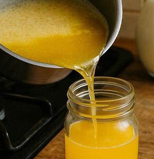 प्रेशर कुकरमध्ये १५ मिनिटांत करा झटपट साजूक तूप! तासंतास लोणी कढवण्याची पद्धत झाली जुनी - पाहा सोपी युक्ती...