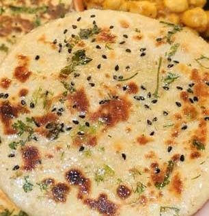 ढाब्याहून भारी कुलचा करा घरी, तंदूर नको की भट्टी नको! पाहा १ ट्रिक-तव्यावर करा मस्त कुलचा...