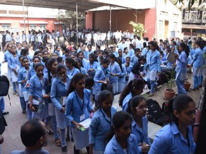 19 misconduct on the first day in the Nashik Division XII examination | नाशिक विभागातील बारावी परीक्षेत पहिल्याच दिवशी १९ गैरप्रकार