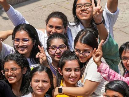 10118 students missed 'English' and 3697 students missed Marathi! hsc result | १०११८ विद्यार्थ्यांचे ‘इंग्रजी’ हुकले तर ३६९७ जणांची मराठी कच्ची! 