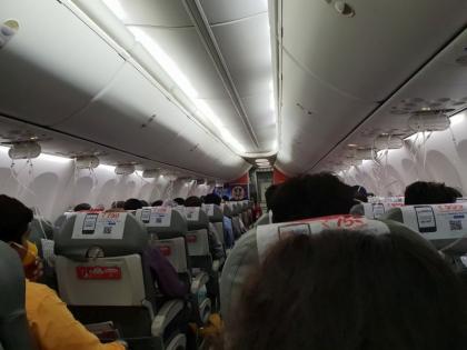 Indecent act with female employee on plane; Bangladeshi passenger arrested at Mumbai airport | महिला कर्मचाऱ्याशी विमानात अश्लील चाळे; मुंबई विमानतळावर बांग्लादेशी प्रवाशाला अटक