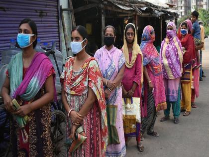 Coronavirus: Coronavirus strikes middle class and women | Coronavirus: मध्यमवर्ग आणि महिलांना कोरोनाचा तडाखा