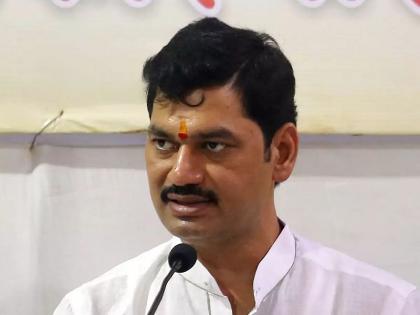 ncp mla dhananjay munde may not get ministerial berth likely to become state president | धनंजय मुंडेंचा मंत्रिमंडळातील पत्ता कट; पक्ष देणार 'ही' जबाबदारी