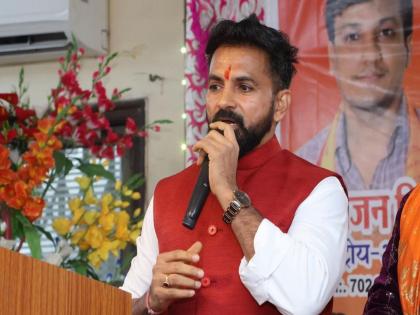 Marathi society is divided, it is time to make a North Indian mayor in Mumbai - Sunil Shukla | मराठी समाज विभागलाय, मुंबईत उत्तर भारतीय महापौर बनवण्याची हीच वेळ; सुनील शुक्लानं मांडलं गणित Marathi society is divided, it is time to make a North Indian mayor in Mumbai - Sunil Shukla | मराठी समाज विभागलाय, मुंबईत उत्तर भारतीय महापौर बनवण्याची हीच वेळ; सुनील शुक्लानं मांडलं गणित