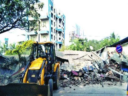 The administration's compulsion for the encroachment action in Badlapur | बदलापूरला अतिक्रमण कारवाईत पालिका प्रशासनाची मुजोरी