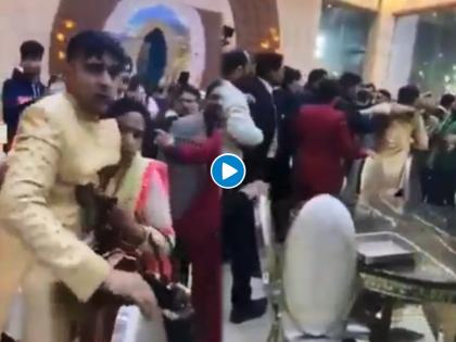 Groom in Ghaziabad beaten for dowry, groom father demanded 10 lakh video goes viral | नवऱ्यामुलाने मागितला १० लाखाचा हुंडा, मुलीकडच्यांनी दिला लाथाबुक्क्यांचा आहेर