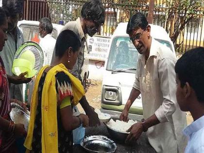 'No hunger has any religion', from the six years, the hunger and poor is being distributed food by Azhar | 'भूक का कोई मजहब नही होता साहंब', सहा वर्षांपासून गरिबांची भूक भागवतायंत अजहर