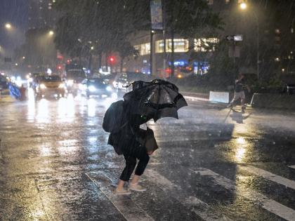 44 Dead After Hurricane Ida Causes Flash Flooding in New York, Turns Streets into Rivers | अमेरिकेत 'इडा' चक्रीवादळाचा कहर, न्यूयॉर्कमध्ये ४४ जणांचा मृत्यू