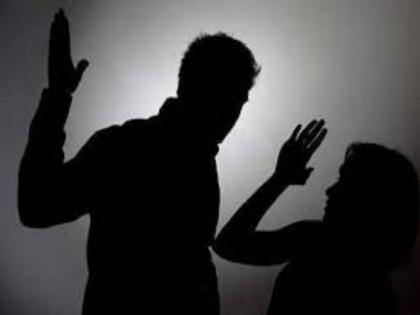 Software engineer husband beats wife ; Filed a case at Indapur police station | साॅप्टवेअर इंजिनिअर पतीकडून हुंड्यासाठी पत्नीला मारहाण; इंदापूर पोलीस ठाण्यात गुन्हा दाखल