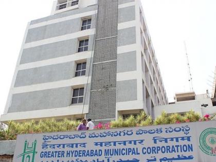 BJP's strong push in Hyderabad Municipal Corporation; Shake the fort of Owesi | हैदराबाद महापालिकेत भाजपाची जोरदार मुसंडी; ओवेसींच्या गडाला हादरा