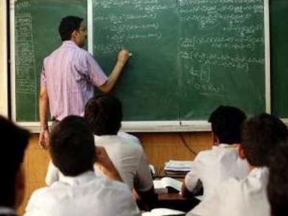 Fill the information within two days; An atmosphere of confusion in schools due to the orders of the Deputy Director of Education | दोन दिवसांत माहिती भरून द्या; शिक्षण उपसंचालकांच्या आदेशामुळे शाळांमध्ये गोंधळाचे वातावरण