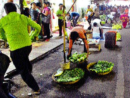 Implement a policy rather than action on hawkers | कारवाईपेक्षा फेरीवाला धोरण राबवा