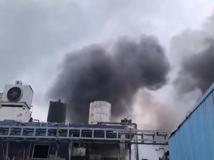 Telangana Blast: Massive explosion of tanker loaded with chemicals in Telangana, at least 10 people killed | तेलंगणात रसायनांनी भरलेल्या टँकरचा स्फोट, किमान १० कामगारांचा मृत्यू, अनेक गंभीर जखमी Telangana Blast: Massive explosion of tanker loaded with chemicals in Telangana, at least 10 people killed | तेलंगणात रसायनांनी भरलेल्या टँकरचा स्फोट, किमान १० कामगारांचा मृत्यू, अनेक गंभीर जखमी
