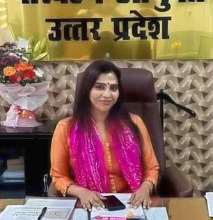 IAS Kinjal Singh : संघर्षातून गाठलं यशाचं शिखर; लहानपणी वडिलांची हत्या, आईचा कॅन्सरने मृत्यू, जिद्दीने झाली IAS