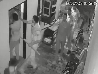 Rajasthan news, IAS, IPS Officers Thrash Hotel Staff In Rajasthans Ajmer; 5 Suspended | Video: IAS-IPS अधिकाऱ्याची हॉटेल कर्मचाऱ्याला मारहाण; व्हिडिओ समोर येताच निलंबन