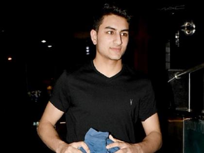 ibrahim ali khan all set for bollywood after sara ali khan | पापा सैफ अली खानने सुरु केली लेकाच्या बॉलिवूड डेब्यूची तयारी!!