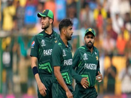 icc odi world cup 2023 Hassan Ali is unavailable for Pakistan's match against South Africa as he is unwell  | पाकिस्तानला मोठा झटका! आफ्रिकेविरूद्धच्या मॅचपूर्वी खेळाडूला ताप अन् बाबरचा वाढला 'व्याप'