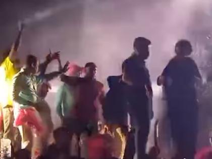 A case has been registered against 15 people including a woman for making a dancer in a procession on the occasion of the Bendur festival in Ichalkaranji kolhapur | Kolhapur: बेंदूर मिरवणुकीत नर्तिका नाचली, लाठी हल्ल्यानंतर तरुणाई पांगली A case has been registered against 15 people including a woman for making a dancer in a procession on the occasion of the Bendur festival in Ichalkaranji kolhapur | Kolhapur: बेंदूर मिरवणुकीत नर्तिका नाचली, लाठी हल्ल्यानंतर तरुणाई पांगली