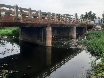 Kolhapur Panchganga pollution: There is no permission from the government to set up waste water management projects in rural areas | Kolhapur- पंचगंगा प्रदूषण: गावांना सांडपाणी प्रकल्पासाठी परवानगीच नाही, शासनाचा अजब नियम 