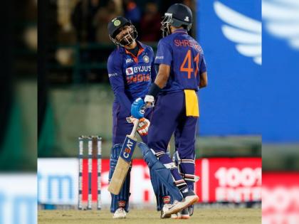 IND vs SL, 2nd T20I Live Updates : Rohit Sharma the captain now holds the record of having most T20is wins at home, 11th straight T20I win for India | IND vs SL, 2nd T20I Live Updates : श्रेयस, रवींद्र, संजूची तुफान फटकेबाजी, मालिका विजयासह रोहित शर्माने नोंदवला विश्वविक्रम