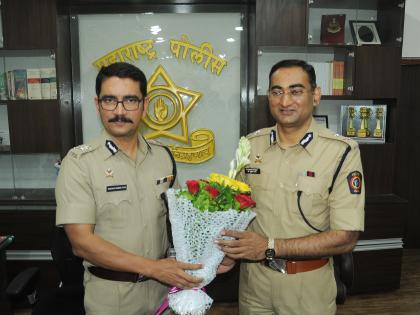 'Fay Arwell Parade' to the Nangre-Patil, through a well-decorated police vehicle | फुलांनी सजविलेल्या पोलिस गाडीतून ‘फेअरवेल सेरेमनी’ने नांगरे-पाटील यांना निरोप