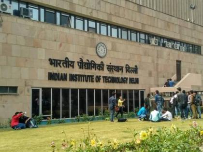 Profiteering in IIT Mumbai Mess, fee hike again | आयआयटी मुंबई मेसमध्ये नफेखोरी, शुल्कात पुन्हा वाढ