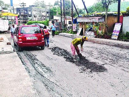 Concretization in Kerala without fraud, vibration in road work | रस्त्याच्या कामात फसवणूक, व्हायब्रेटर न वापरता नेरळमध्ये काँक्रिटीकरण