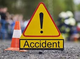  Accidental young man killed in accident | पत्नीला घ्यायला जात असलेला तरुण अपघातात ठार