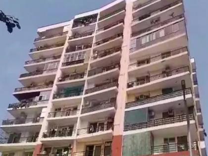 A 12-year-old girl died after falling from the 9th floor while rescuing a dog | कुत्र्याला वाचवताना गेला तोल, 9व्या मजल्यावरुन पडून 12 वर्षीय मुलीचा दुर्दैवी मृत्यू