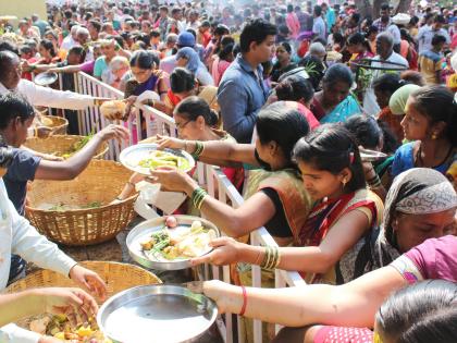 Kolhapur: Give Renuka to the Ambil pilgrimage, offer to priests: difficulty in rationing | कोल्हापूर :  रेणुका अंबील यात्रेला नैवेद्यच द्या, पुजाऱ्यांचे आवाहन : शिधा ठेवण्याची अडचण