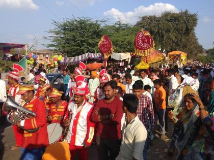  Lakhs of devotees, Ghriteshvatarni | लाखो भाविक घृष्णेश्वरचरणी