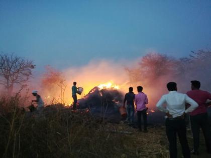  6 houses fire in Deegar | देभेगावात ६ घरांना आग