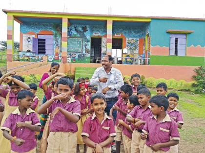 An interesting story about Bandgarvasti school where students learns themselves. Vikram Adsul this Teacher help for this. | राष्ट्रीय शिक्षक पुरस्काराने यंदा गौरवल्या जाणा-या विक्रम अडसूळ या शिक्षकाने बंडगरवस्तीतल्या शाळेत नेमकं काय केलं त्याची एक रंजक गोष्ट