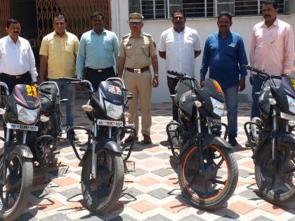 Three bites of the stolen four-wheelers | चोरीच्या चार दुचाकीसह तिघांच्या मुसक्या आवळल्या