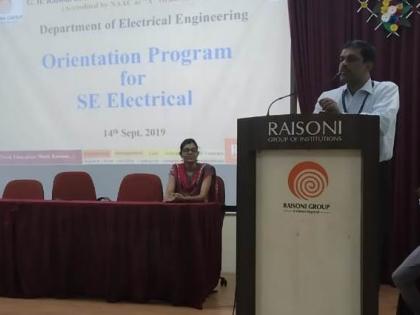 Electrical engineers have a better and brighter future in the future | विद्युत अभियंत्यांना भविष्यात उत्तम व उज्वल संधी