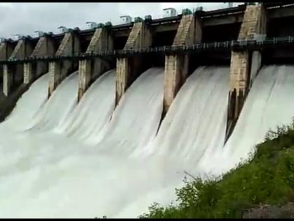 3,000 cusecs of water emitted from the mill, warning of the villages along the river | गिरणा धरणातून २० हजार क्युसेस पाण्याचा विसर्ग, नदीकाठालगतच्या गावांना सतर्कतेचा इशारा