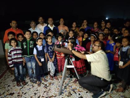  From the observation of the sky, sparrows took information about planets and stars | आकाश निरीक्षणातून चिमुकल्यांनी घेतली ग्रह, ताऱ्यांची माहिती