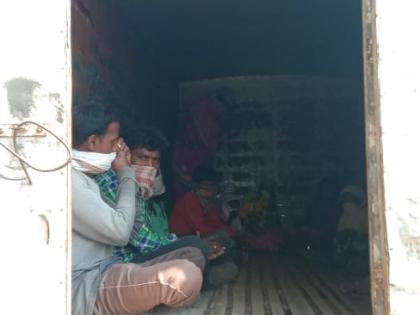 CoronaVirus: Shocking! 40 laborers who migrated from milk tempo are in police custody | CoronaVirus : धक्कादायक ! दुधाच्या टेम्पोमधून स्थलांतर करणारे ४० मजूर पोलिसांच्या ताब्यात