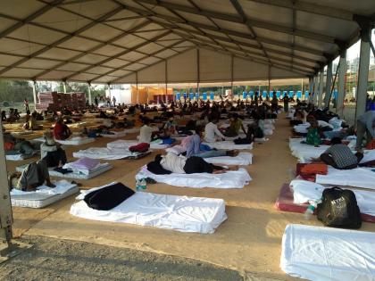 needy shelters in the shelter center of the civil defense department! Medical team at Versova | नागरिक संरक्षण विभागाच्या निवारा केंद्रात २८२ गरजूंना आसरा! वर्सोव्यात वैद्यकीय पथक दिमतीला