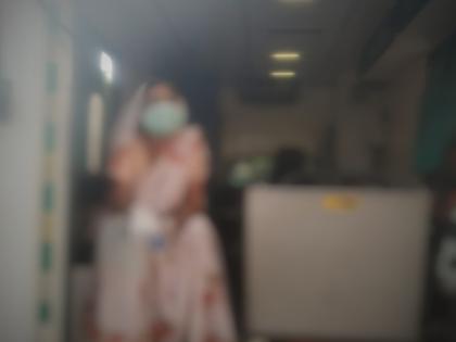 CoronaVirus: A patient sent by a district hospital withdrew by a Ghati Hospital | CoronaVirus : जिल्हा रुग्णालयाने पाठविलेला रुग्ण घाटीने पाठविला माघारी CoronaVirus: A patient sent by a district hospital withdrew by a Ghati Hospital | CoronaVirus : जिल्हा रुग्णालयाने पाठविलेला रुग्ण घाटीने पाठविला माघारी