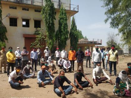 Corona Warriors without pay for seven months; Time of starvation on Majalgaon Municipal Corporation employees | कोरोना योद्धे सात महिन्यांपासून पगाराविना ; माजलगाव पालिका कर्मचाऱ्यांवर उपासमारीची वेळ