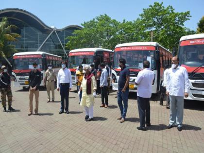 120 students from Lovely University of Punjab returned to Maharashtra | पंजाबच्या लव्हली युनिव्हर्सिटीतून १२० विद्यार्थी महाराष्ट्रात परतले