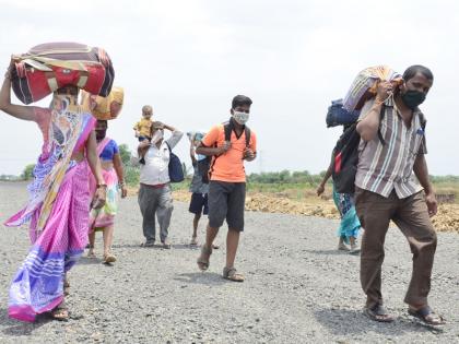 Pipe of Solapur for bricklayers, carpenters and jewelers from Mumbai | बाप रे...; मुंबईतल्या गवंडी, सुतार, दागिने कारागिरांची सोलापुरातून पायपीट