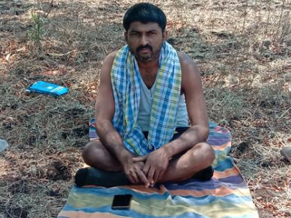 After walking for eight days in a row, he came to the village from Pune; When his family refused, he took refuge in the forest! | सलग आठ दिवस चालत ‘तो’ पुण्याहूून गावाकडं आला; घरच्यांनी नाकारताच त्यानं जंगलातच आश्रय घेतला !