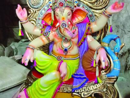 Overcoming Divyangattva- Ganeshmurti learned from the soil of the dam, the message of self-reliance | Ganpati Festival - दिव्यांगत्त्वावर मात- बांधाच्या मातीपासून शिकला गणेशमूर्ती