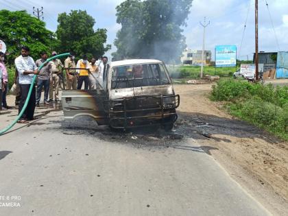 In Bodwad, a speeding car took his stomach | बोदवडमध्ये धावत्या कारने घेतला पेट