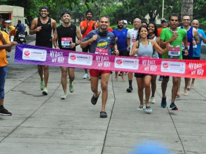 Dr. from Thane for the London Virtual Marathon. Mahesh Bedekar's flag, Corona ran through the city | लंडन व्हर्च्युअल मॅरेथॉनमध्ये ठाण्यातील डॉ. महेश बेडेकर यांचा झेंडा, कोरोनामुळे धावले शहरातून