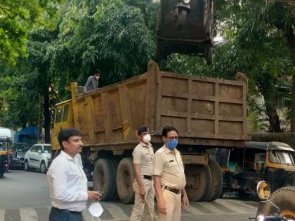 Action under shallow ward committee on unattended vehicles | बेवारस वाहनांवर उथळसर प्रभाग समिती अंतर्गत कारवाई